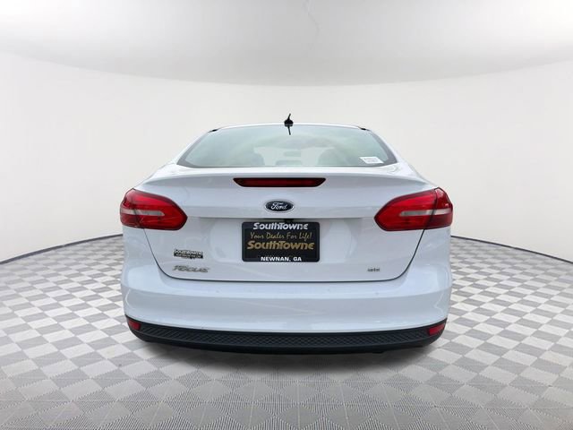 Used 2018 Ford Focus SE w/ SE Appearance Package image 6