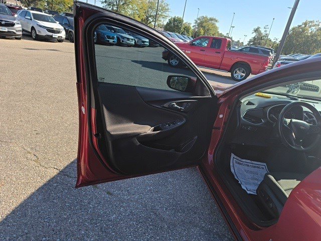 Used 2021 Chevrolet Malibu RS image 10