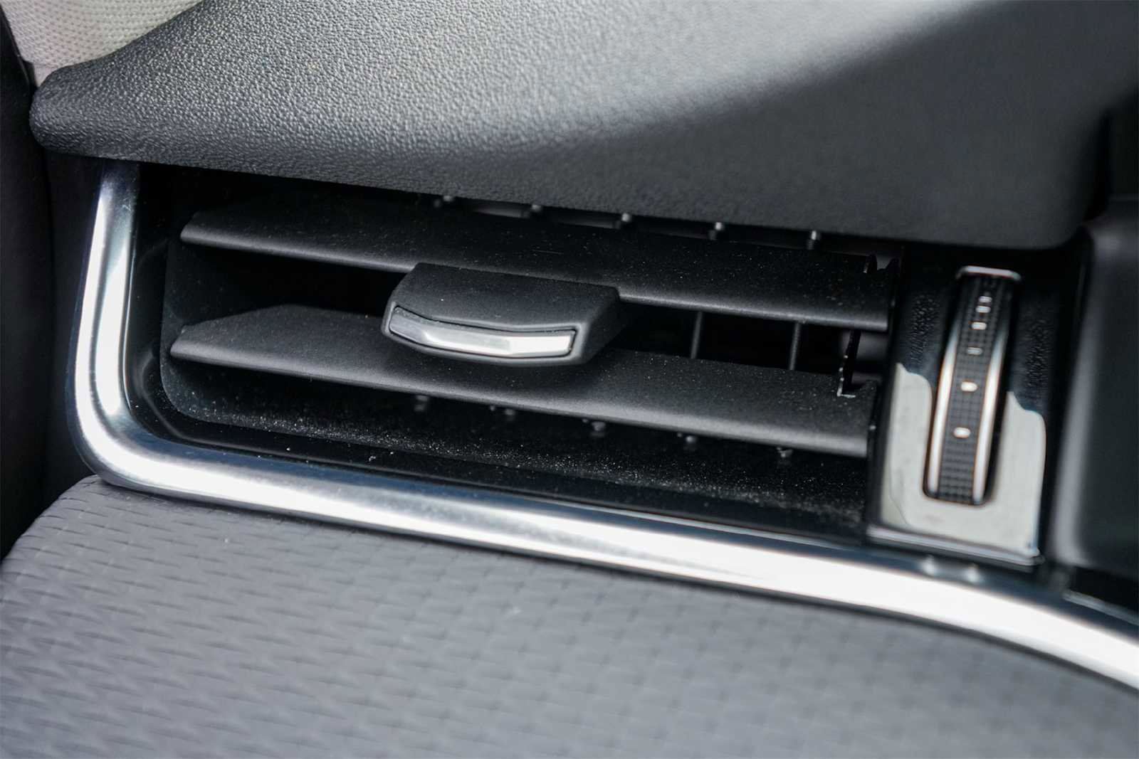 Used 2022 Land Rover Range Rover Evoque S image 28