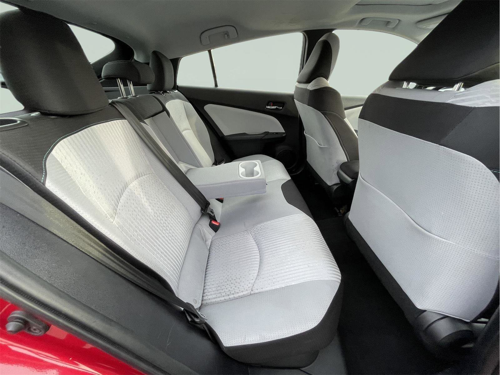 Used 2018 Toyota Prius Three image 19