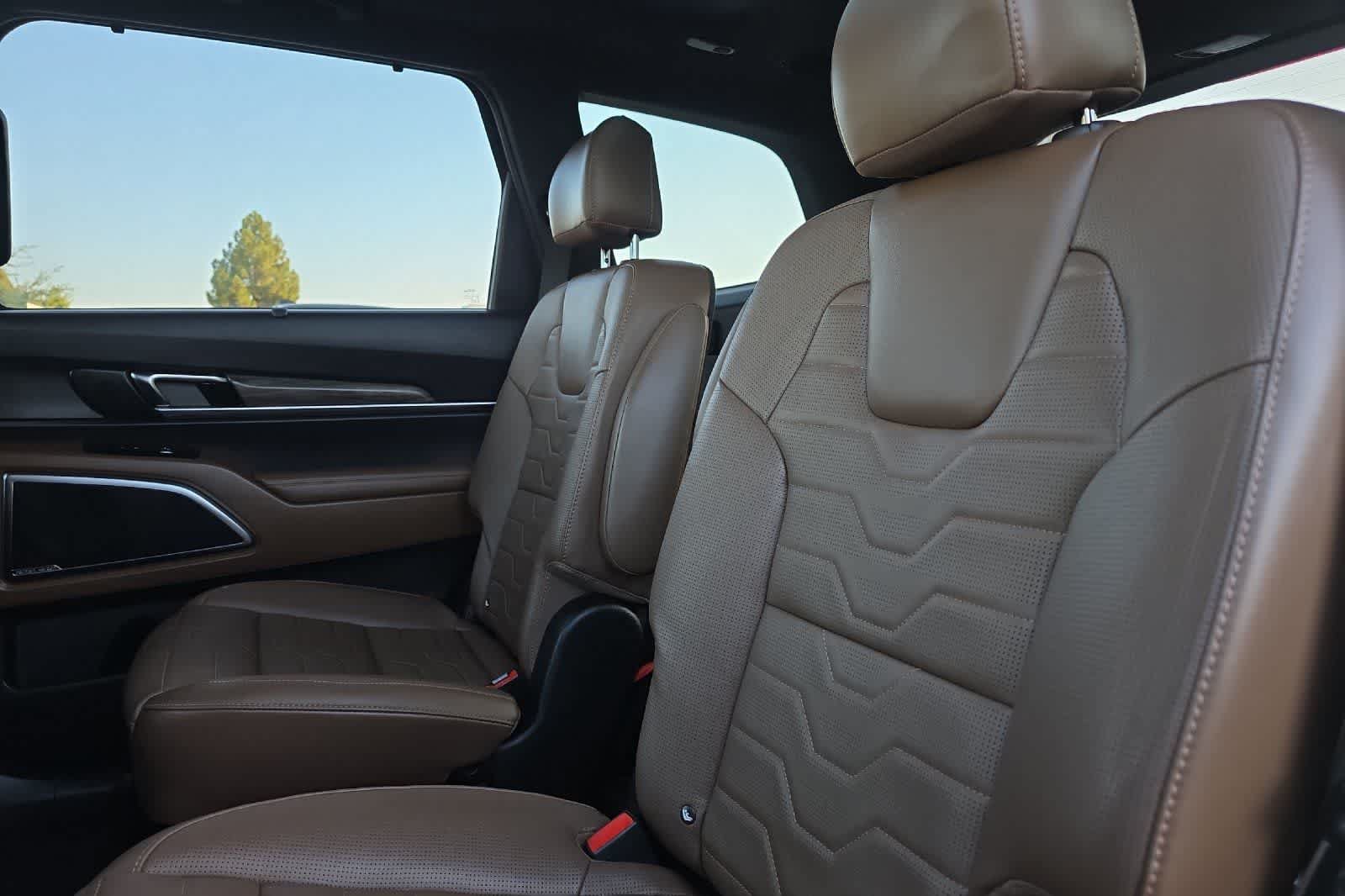 Used 2020 Kia Telluride SX w/ SX Prestige Package AWD/4WD image 17