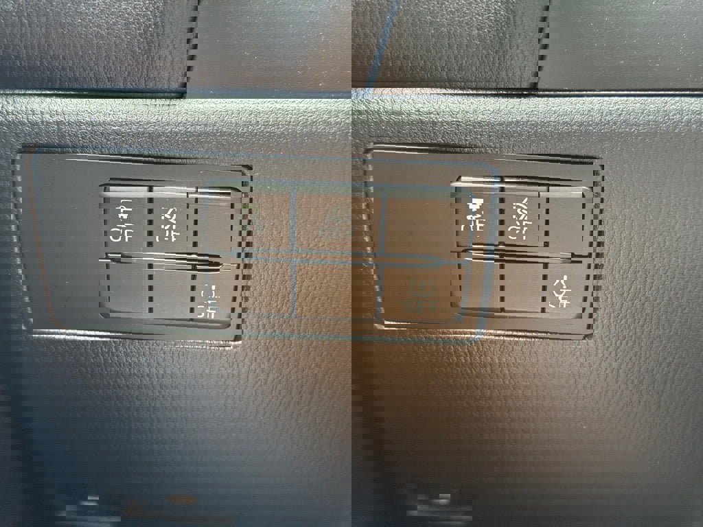 Used 2018 MAZDA MAZDA3 Grand Touring w/ Premium Equipment Package image 17