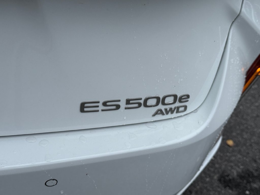 New 2026 Lexus ES 500e AWD/4WD image 28