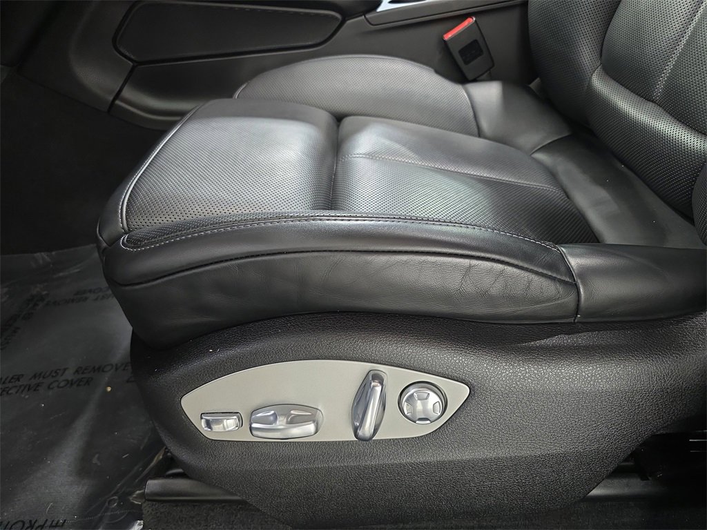 Used 2024 Porsche Macan image 23