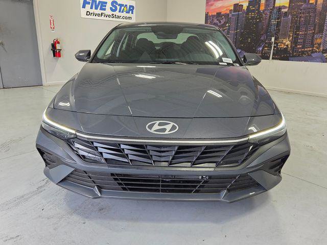 New 2026 Hyundai Elantra Hybrid FWD image 2