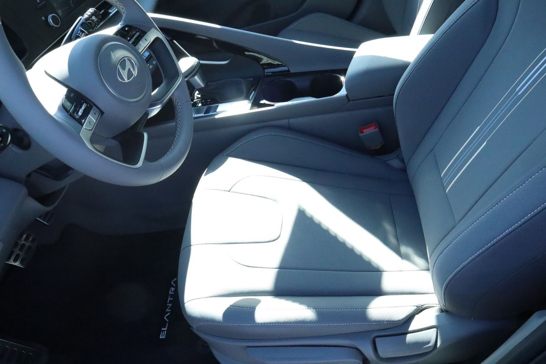 New 2026 Hyundai Elantra SEL Sport w/ Cargo Package image 16