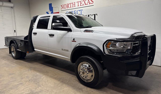 Used 2022 RAM 5500 Tradesman w/ Chrome Appearance Group AWD/4WD image 3