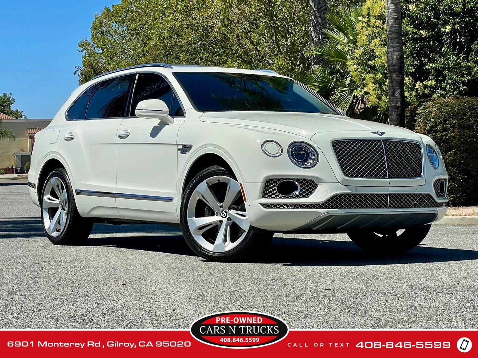 Used 2018 Bentley Bentayga AWD/4WD image 41