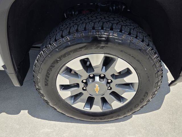 Used 2025 Chevrolet Silverado 2500 Custom AWD/4WD image 16