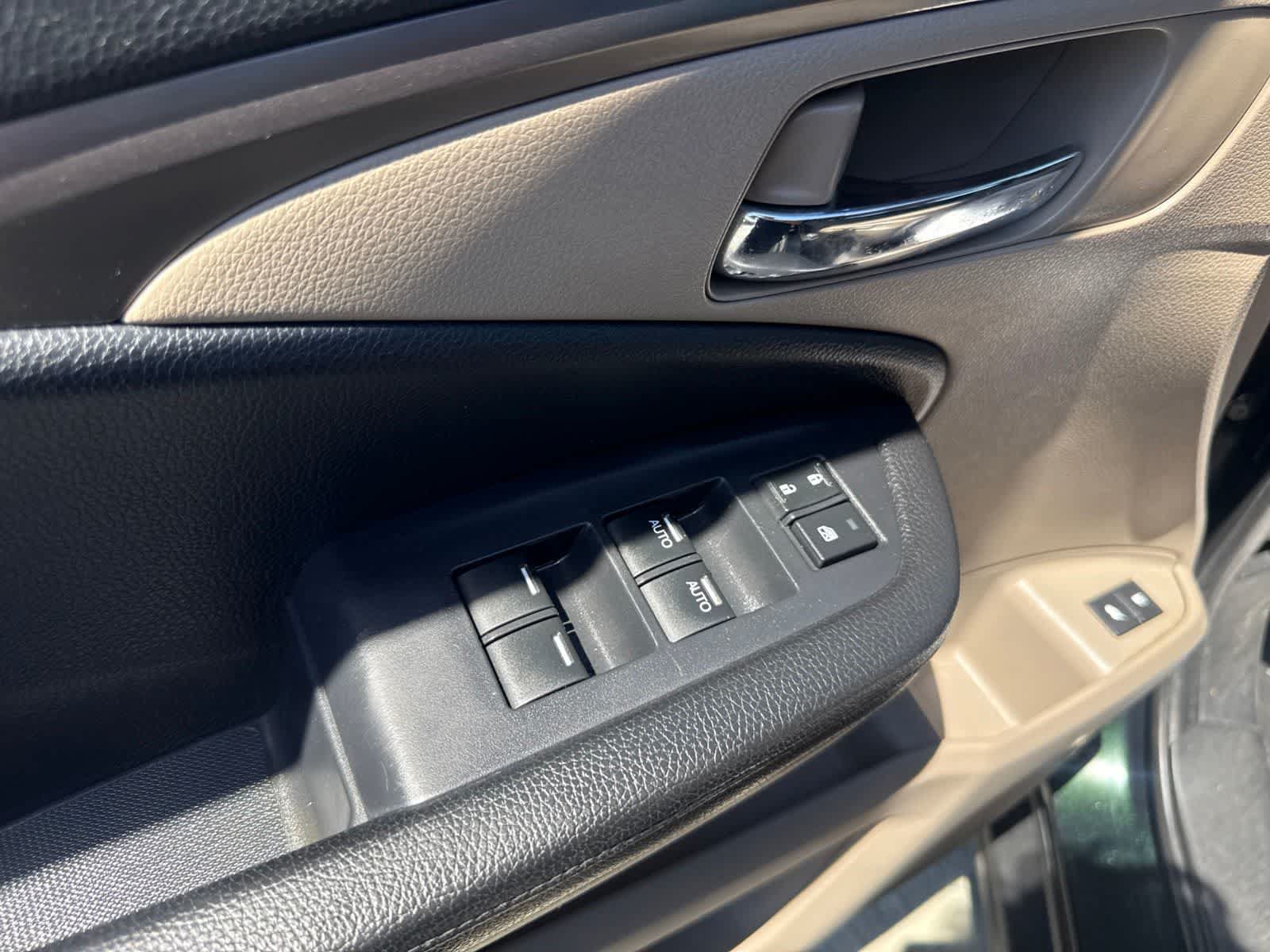 Used 2016 Honda Pilot EX-L image 17