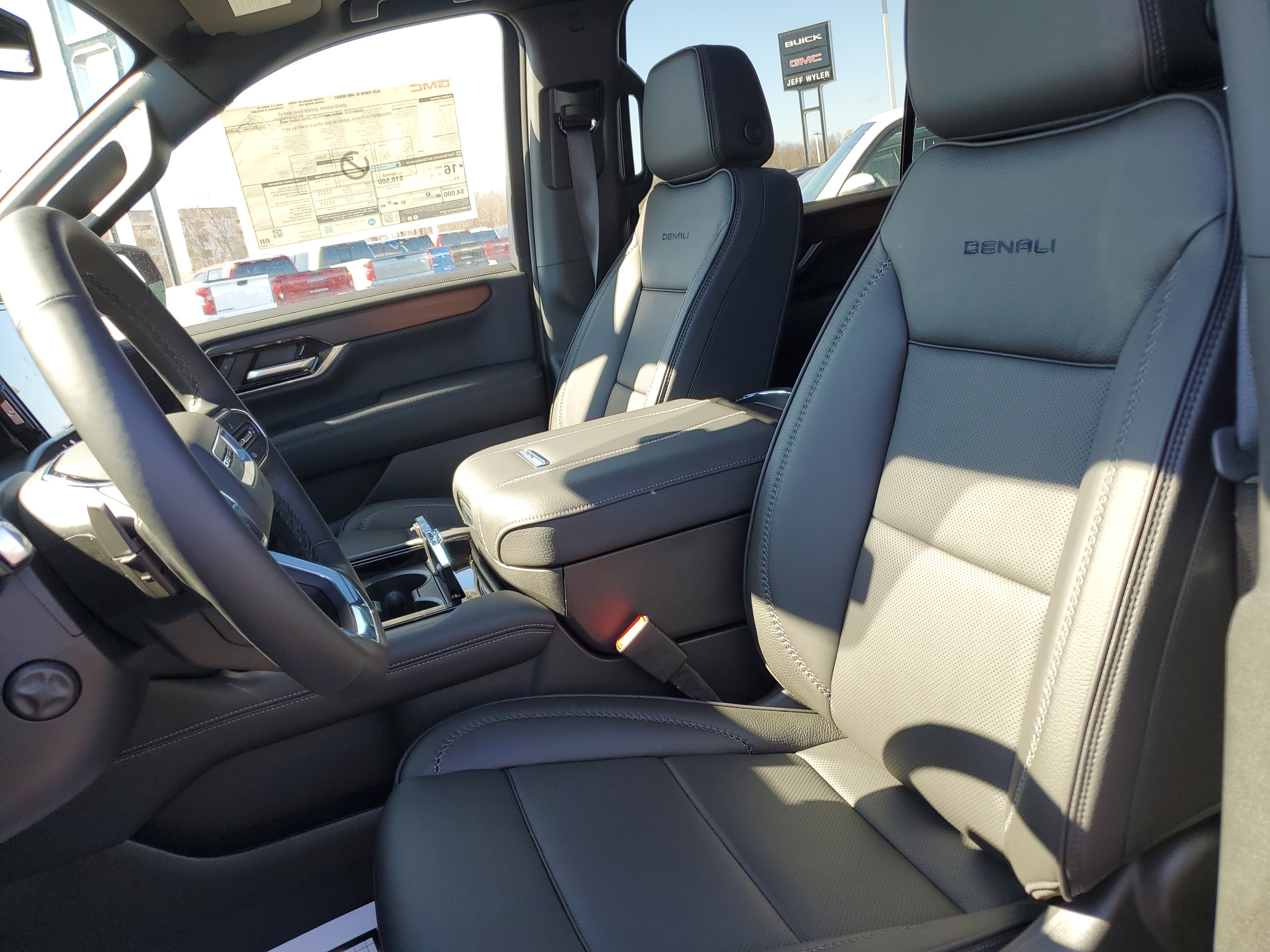 New 2025 GMC Yukon XL Denali w/ Sun & Power Step Package image 30
