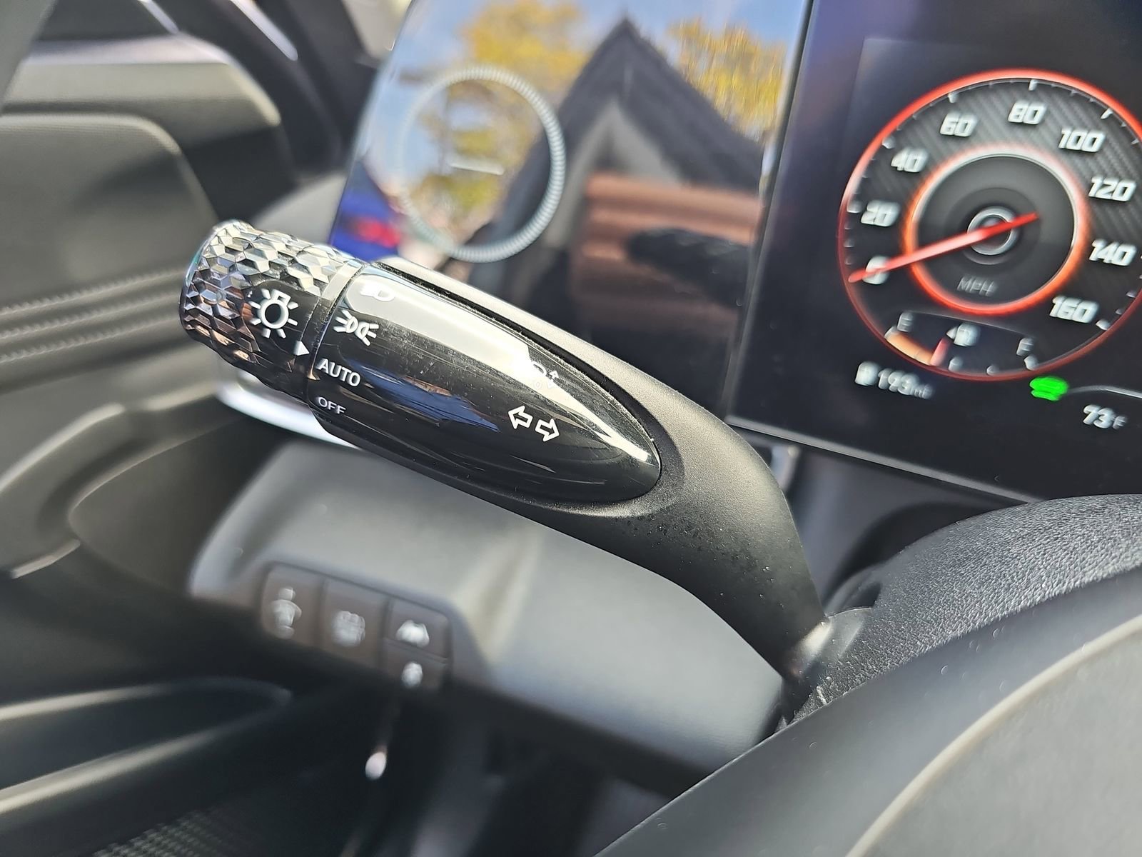 Used 2022 Hyundai Elantra Limited FWD image 19