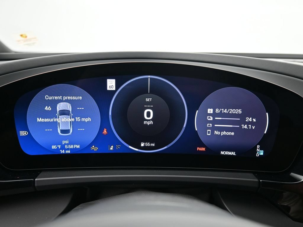 Certified 2025 Porsche Macan Electric RWD image 8