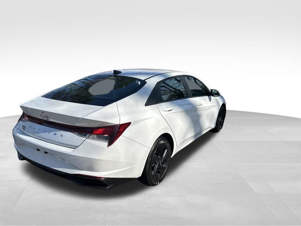 Used 2023 Hyundai Elantra SEL FWD image 5