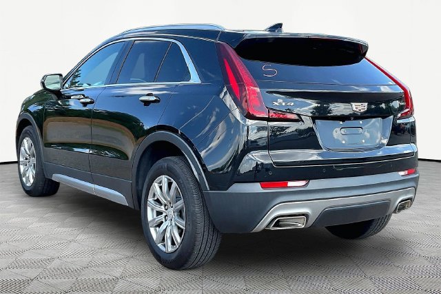 Certified 2023 Cadillac XT4 Premium Luxury w/ Technology Package FWD image 4