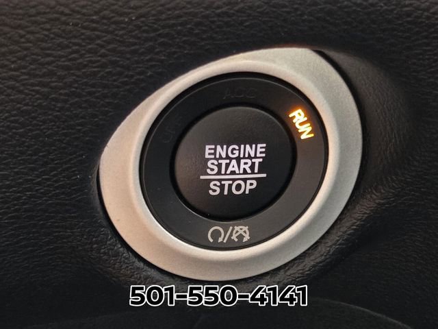 Used 2025 Chrysler Pacifica Select image 26