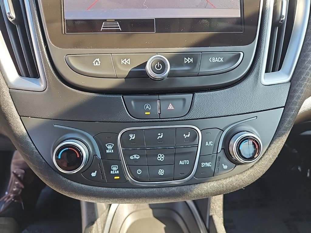 Used 2025 Chevrolet Malibu LT FWD image 18