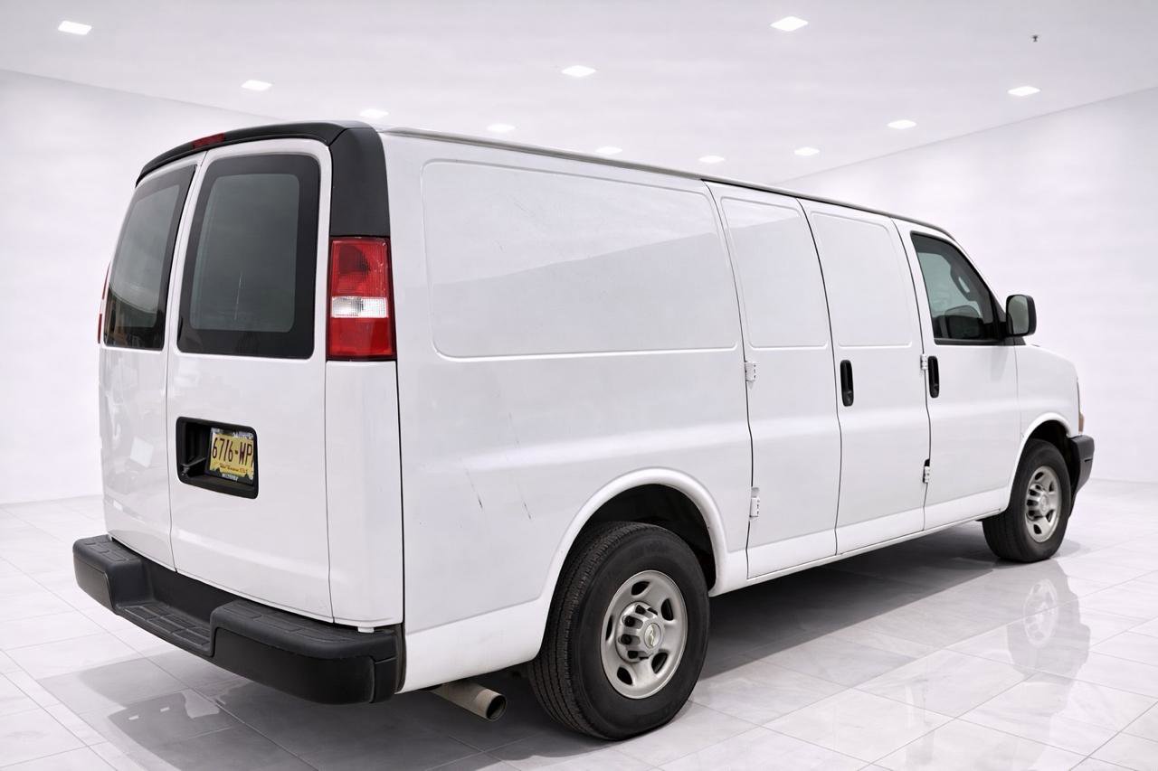 Used 2020 Chevrolet Express 2500 w/ Communications Package RWD image 4