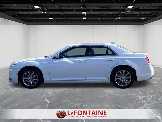 Used 2019 Chrysler 300 Touring L w/ Quick Order Package 22F image 2