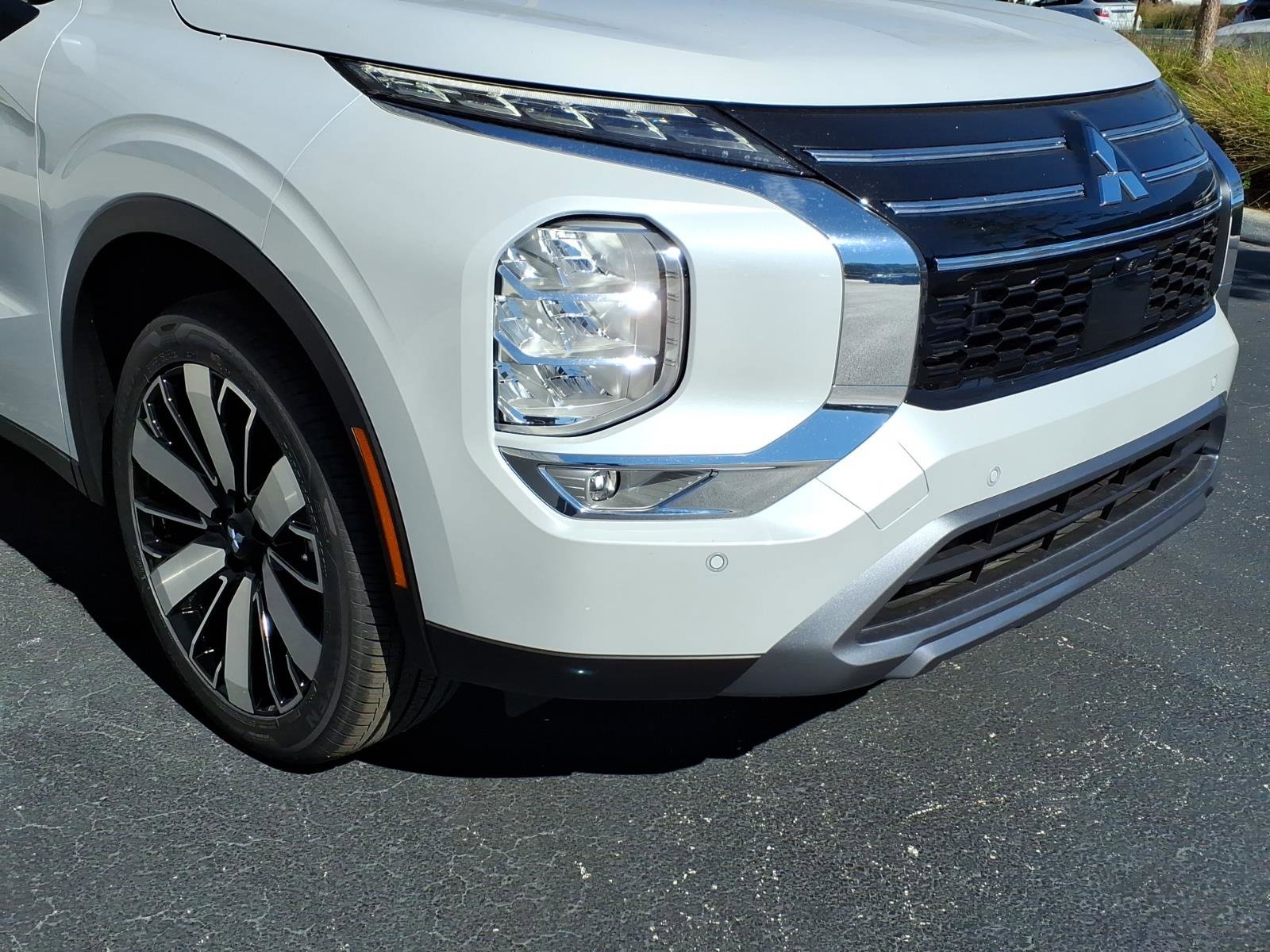 New 2026 Mitsubishi Outlander SE FWD image 9