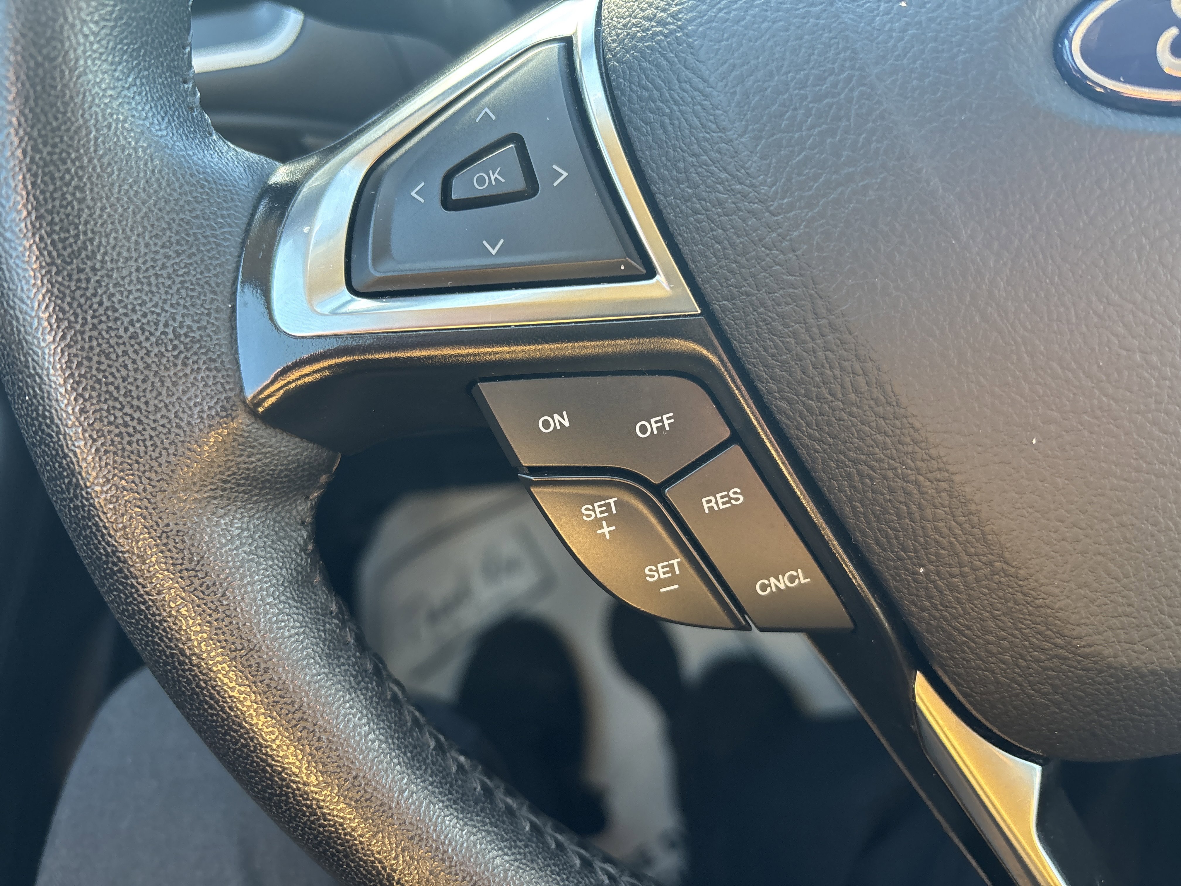 Used 2024 Ford Edge SEL image 19