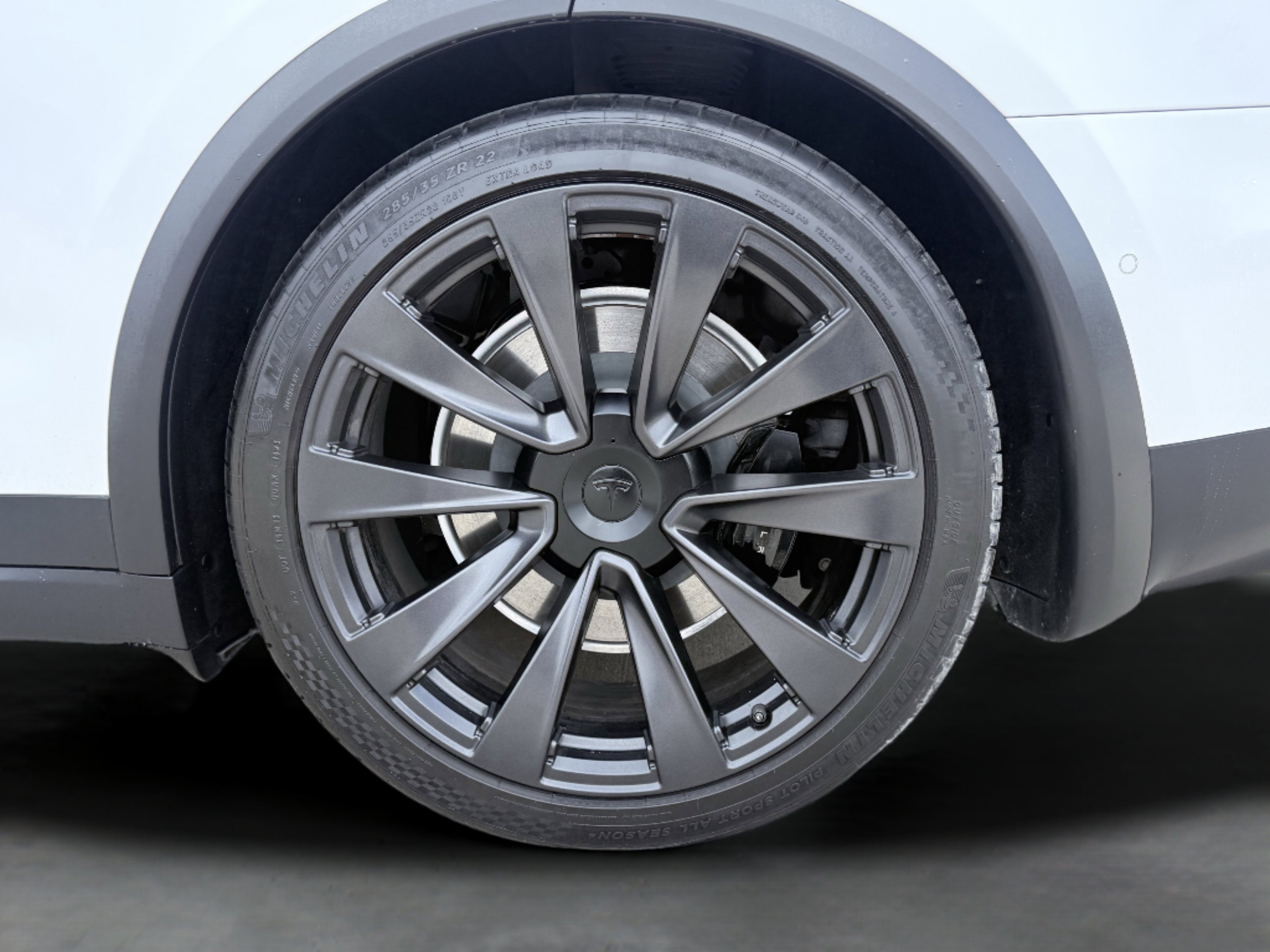 Used 2023 Tesla Model X Plaid image 10