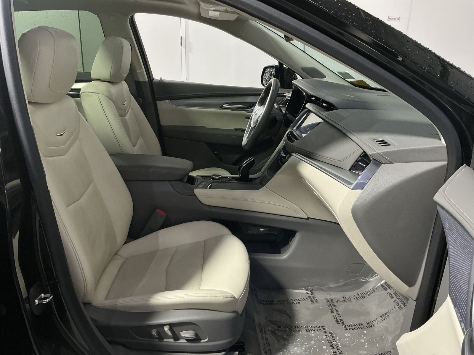 Used 2024 Cadillac XT5 Premium Luxury w/ LPO, Floor Liner Package AWD/4WD image 28