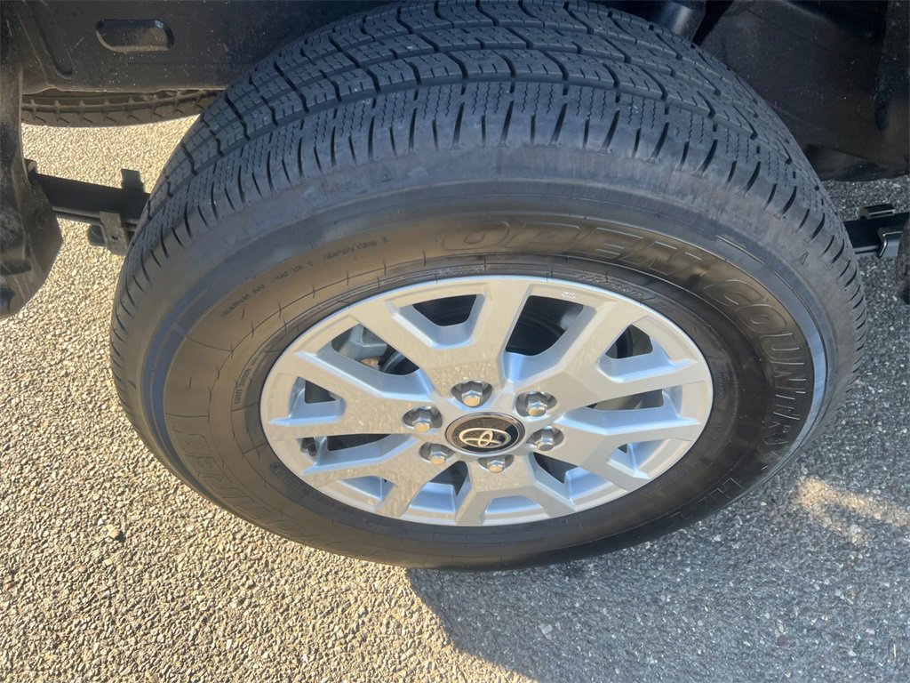 Used 2025 Toyota Tacoma SR image 23