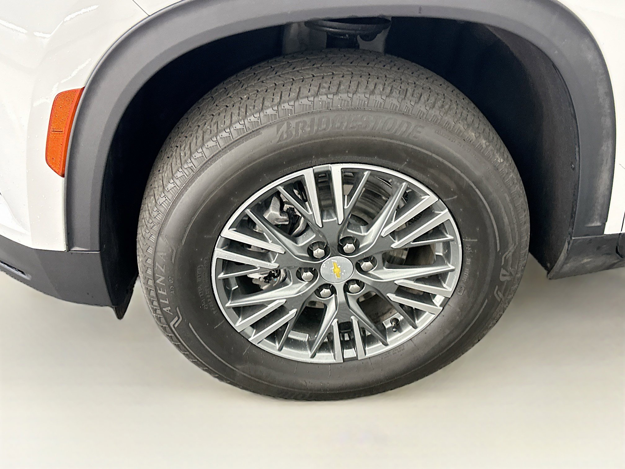 Used 2025 Chevrolet Traverse LT AWD/4WD image 11