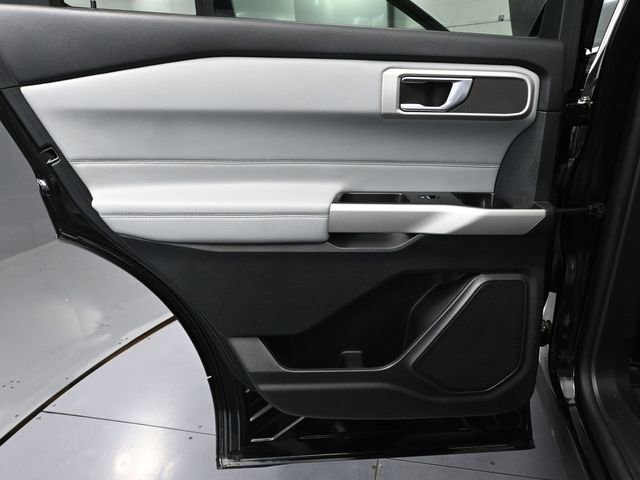Used 2024 Ford Explorer XLT w/ XLT Sport Appearance Package image 40