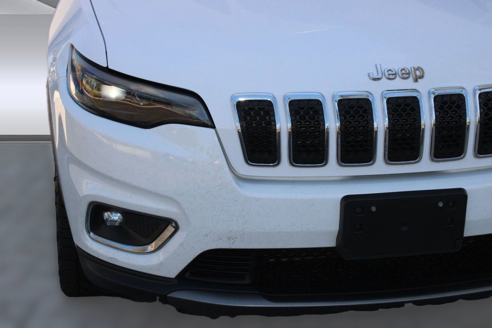 Used 2019 Jeep Cherokee Limited w/ Trailer Tow Group image 11