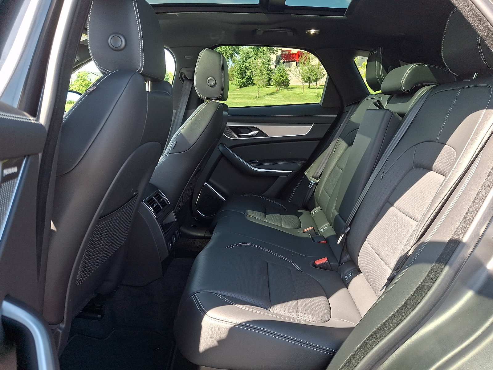 New 2026 Jaguar F-PACE R-Dynamic S AWD/4WD image 8