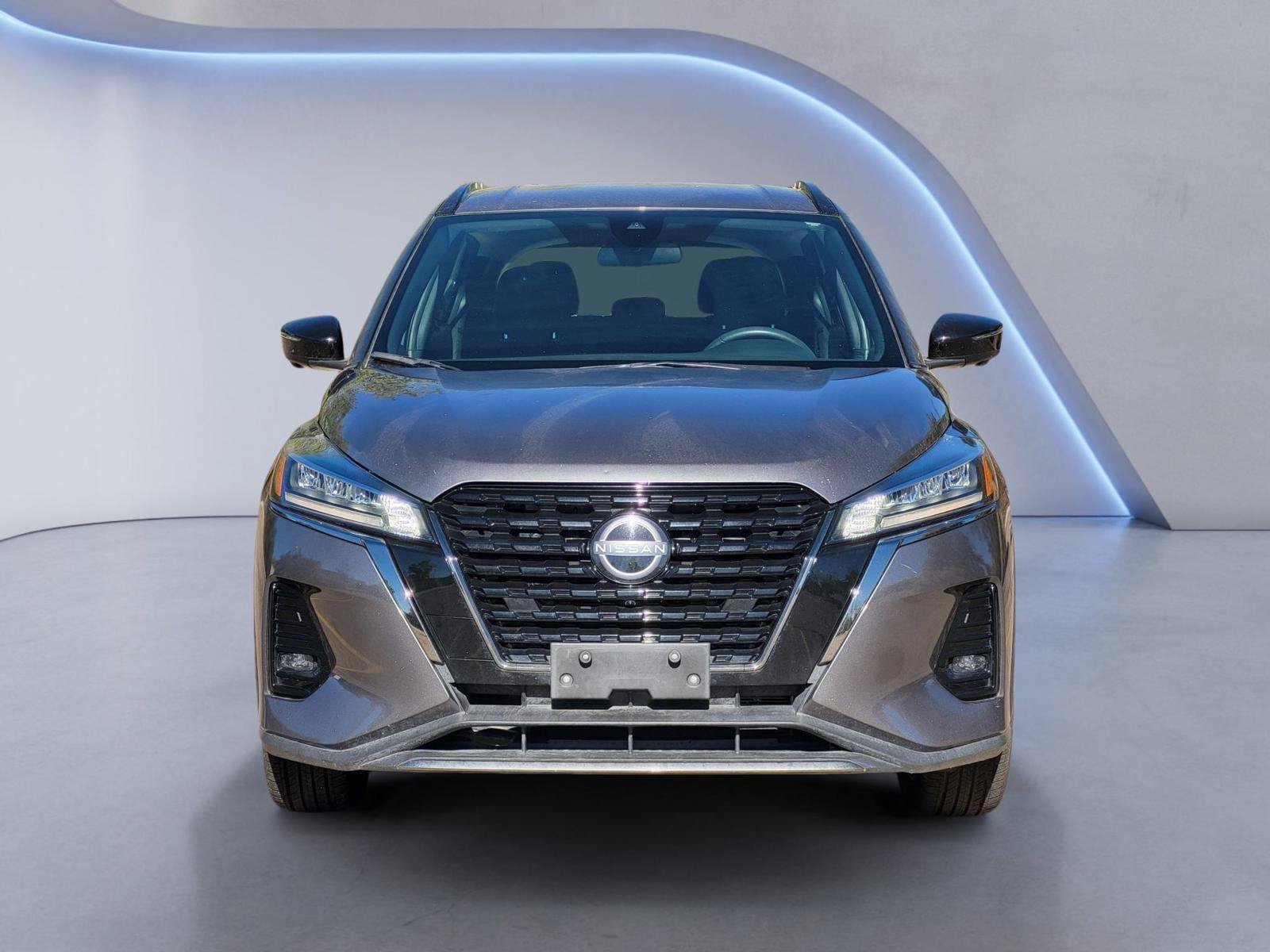Used 2024 Nissan Kicks SR FWD image 2