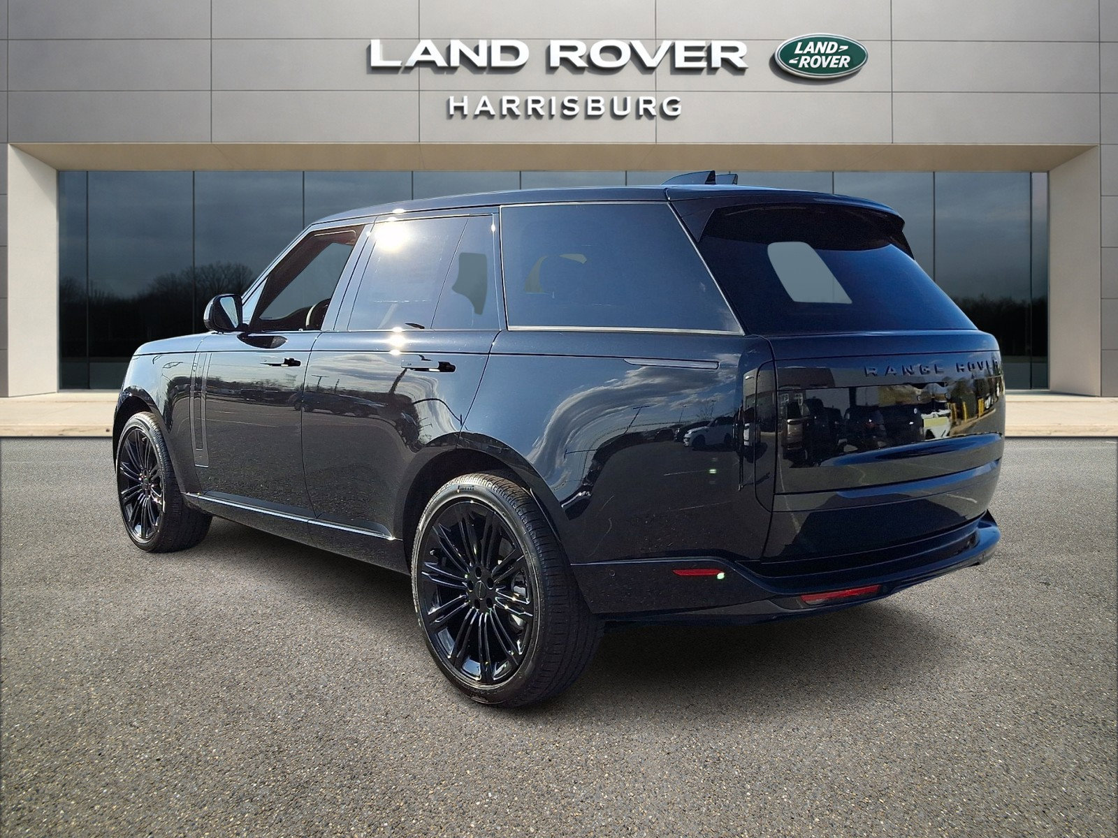 New 2026 Land Rover Range Rover SE image 2