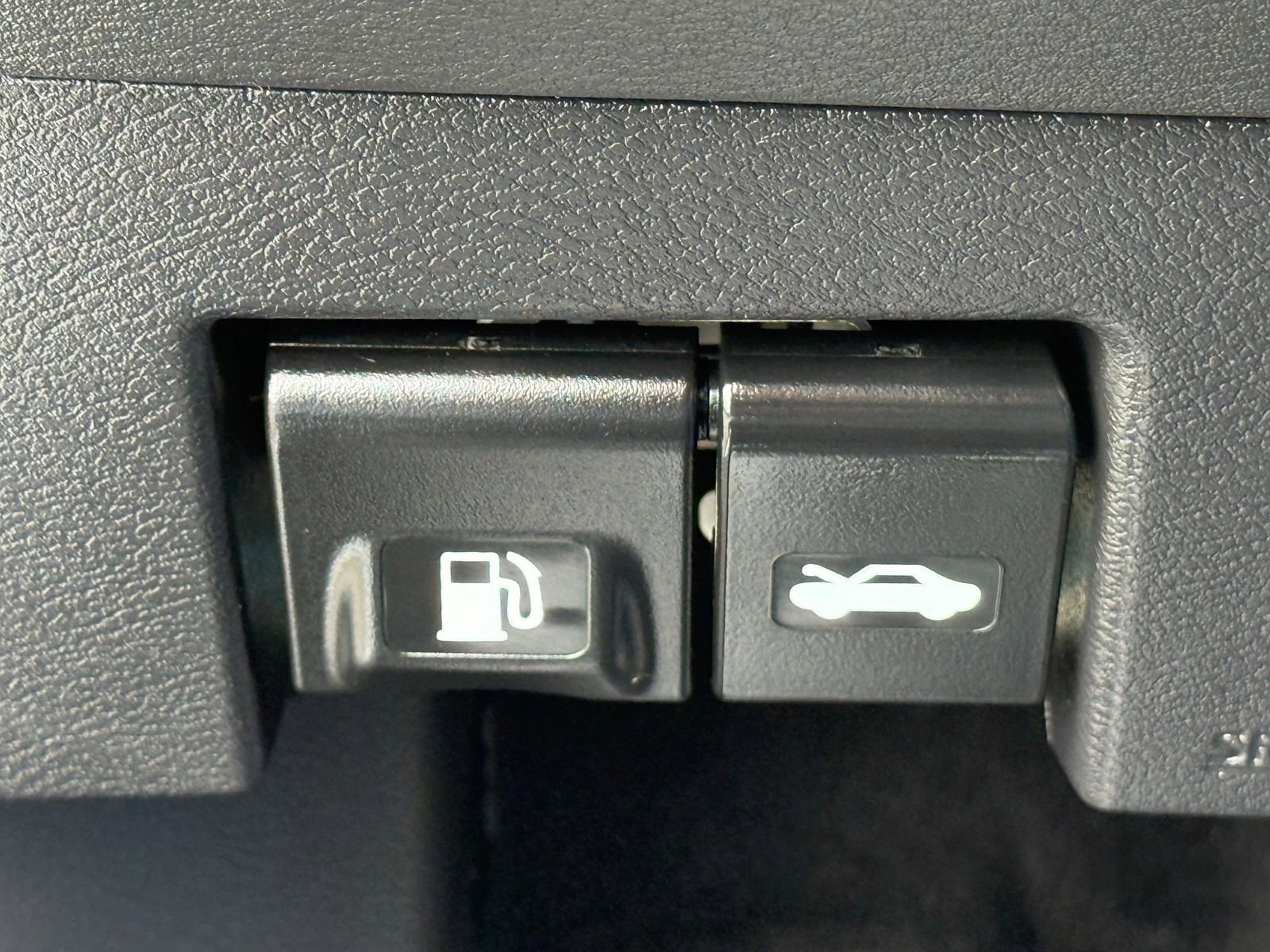 Used 2024 Nissan Kicks S FWD image 25