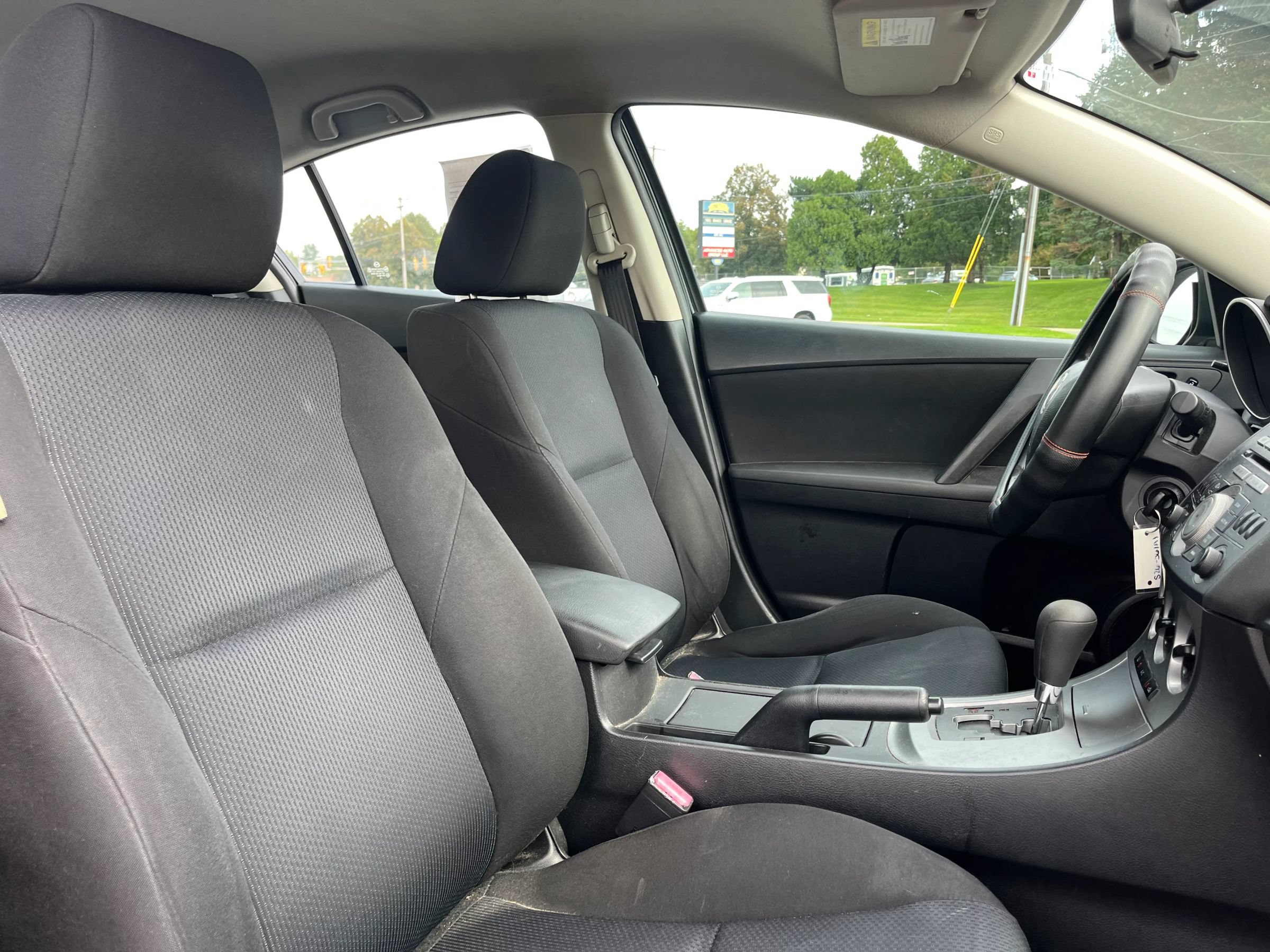 Used 2011 MAZDA MAZDA3 i Sport FWD image 11