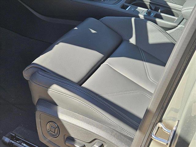 New 2025 Audi Q3 2.0T Premium w/ Convenience Package AWD/4WD image 4