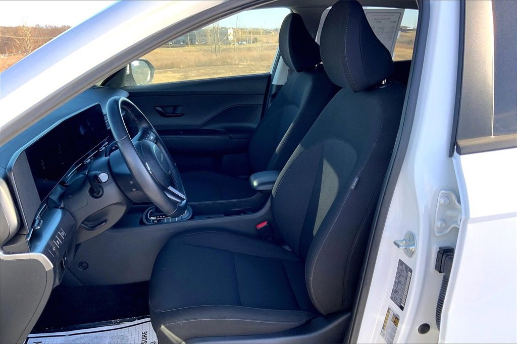 Used 2025 Hyundai Kona SEL image 9