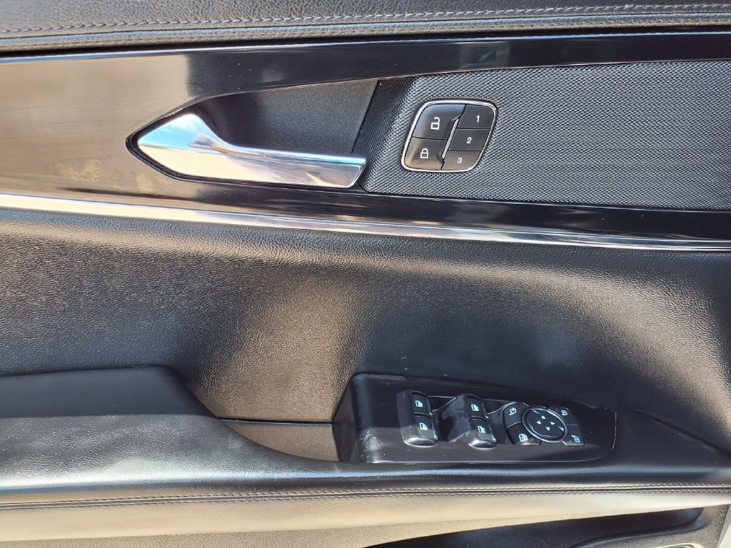 Used 2023 Lincoln Nautilus FWD w/ Premium Package image 22