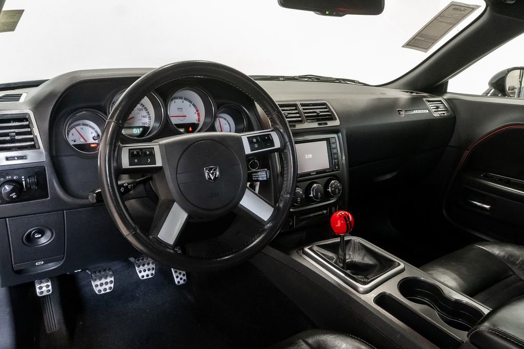 Used 2009 Dodge Challenger R/T RWD image 7