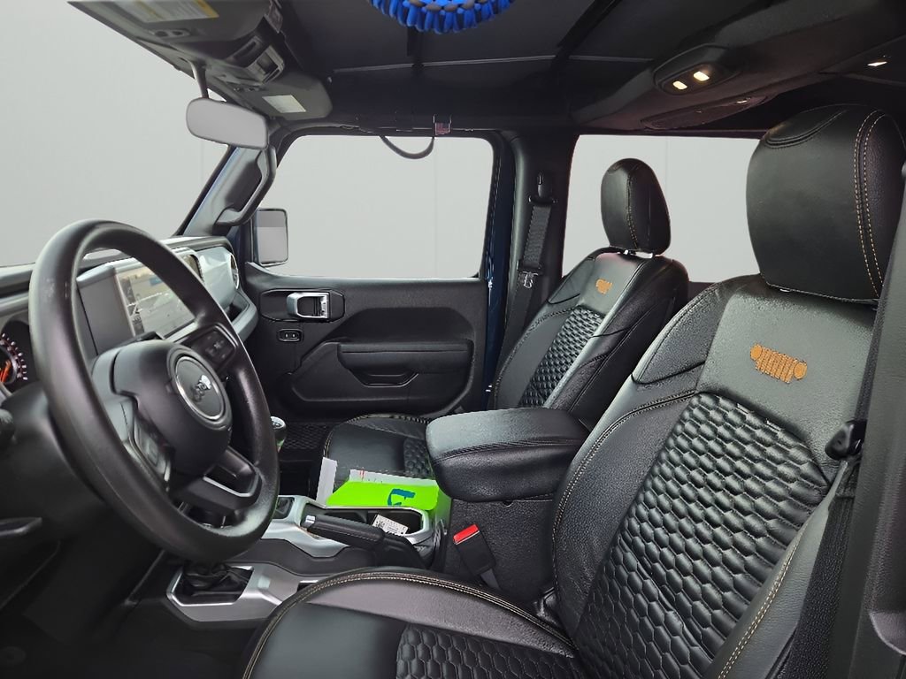 Used 2025 Jeep Wrangler Sport AWD/4WD image 9
