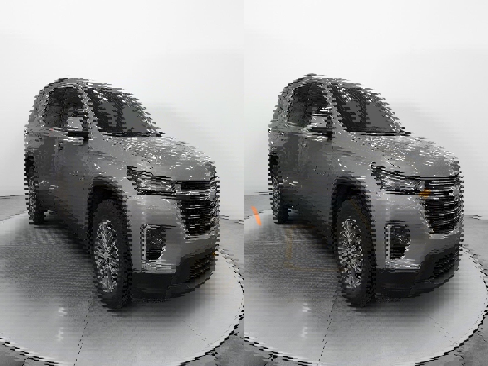 Used 2023 Chevrolet Traverse LT image 4