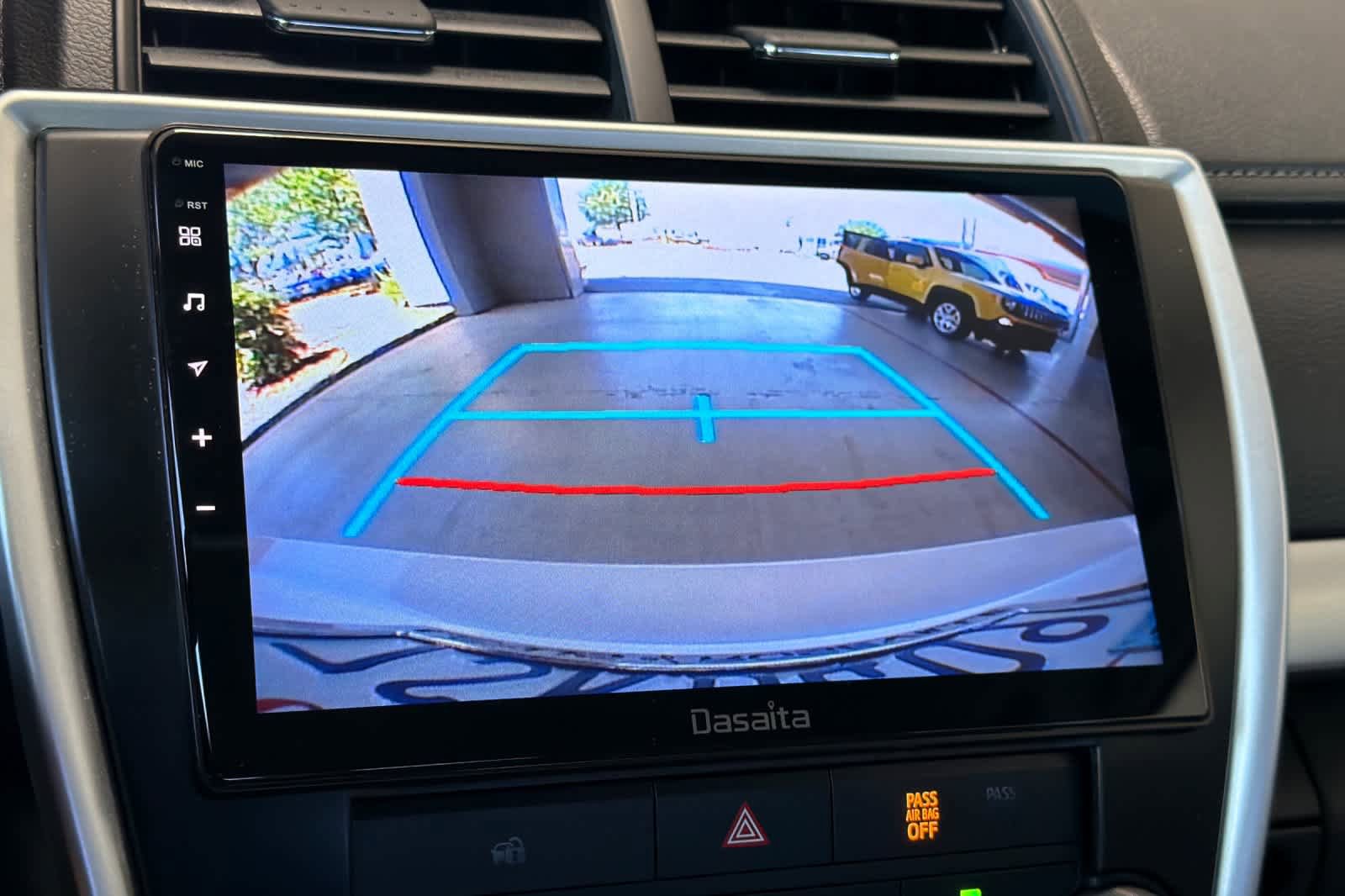 Used 2016 Toyota Camry SE FWD image 19