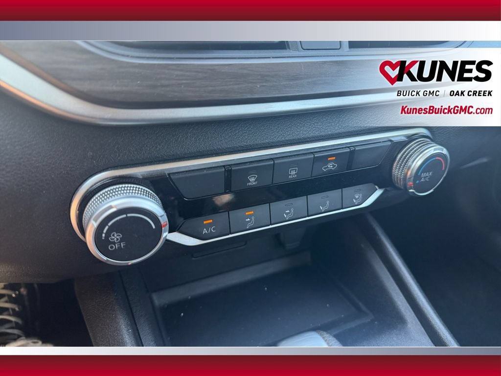 Used 2025 Nissan Altima 2.5 SV FWD image 28
