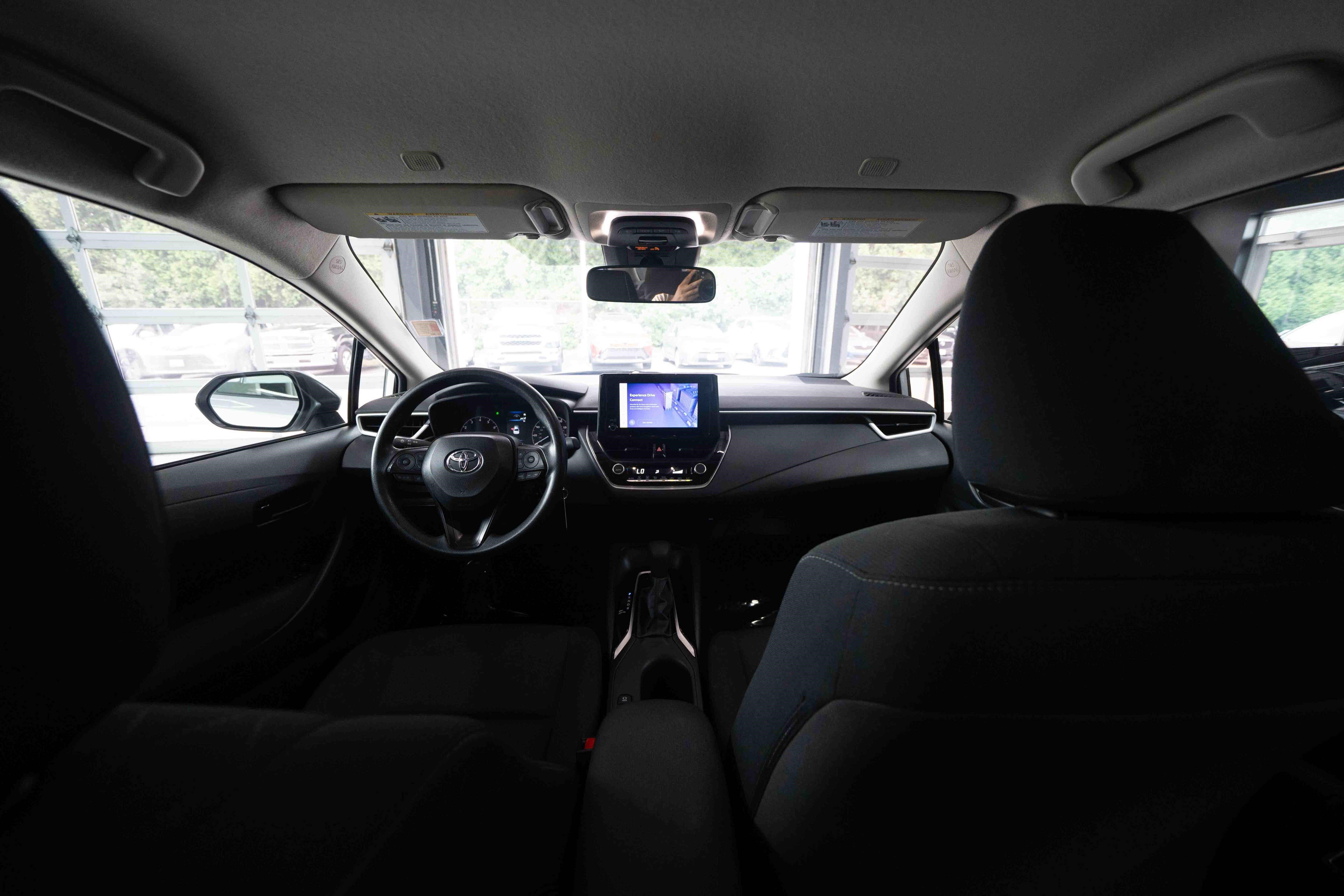 Used 2025 Toyota Corolla LE FWD image 19