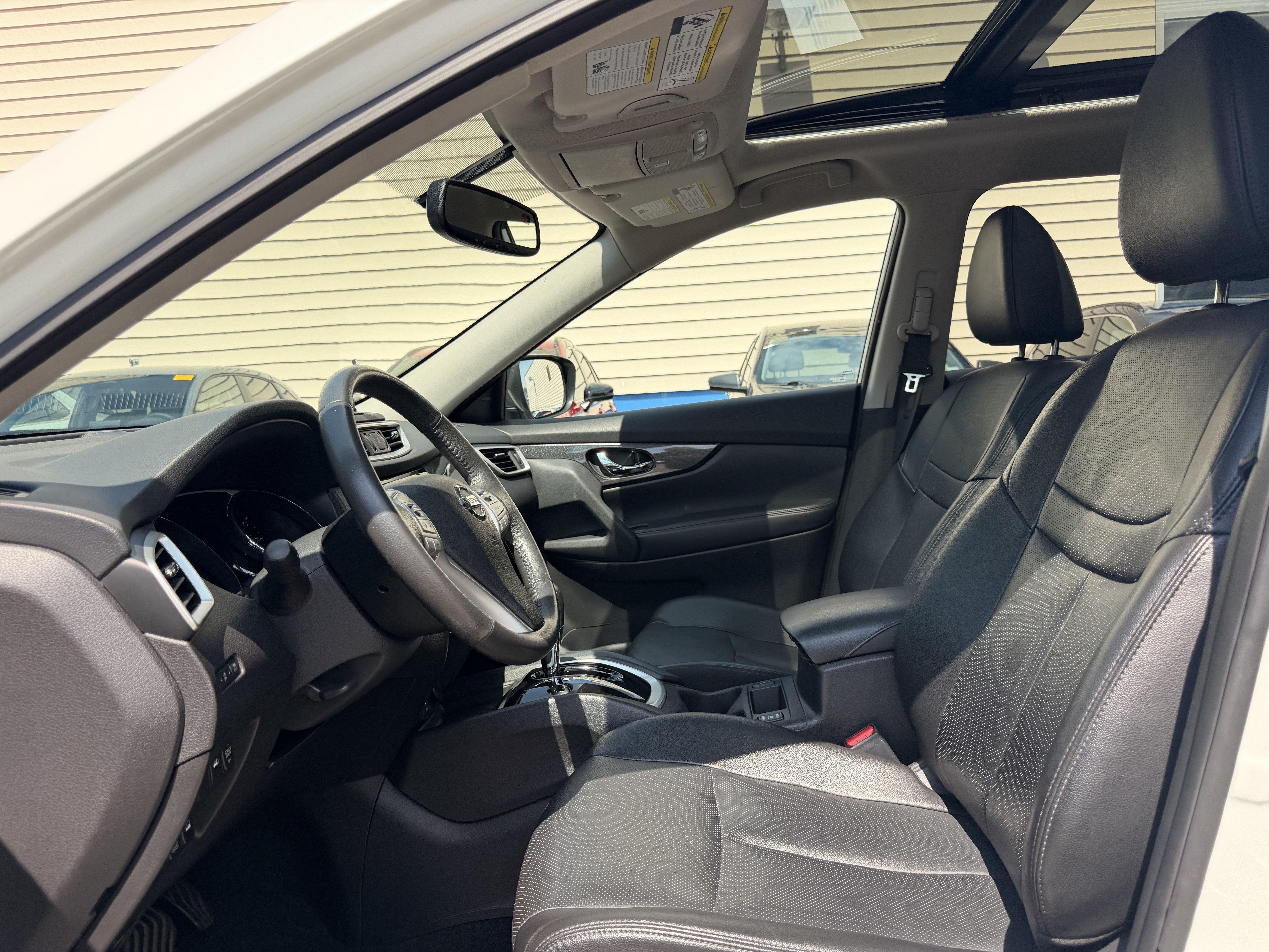 Used 2016 Nissan Rogue SL w/ SL Premium Package AWD/4WD image 14