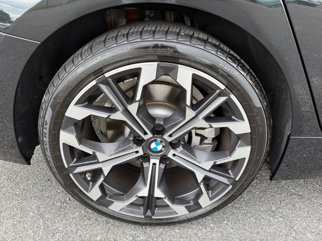 Certified 2026 BMW 330i xDrive Sedan w/ Premium Package AWD/4WD image 38