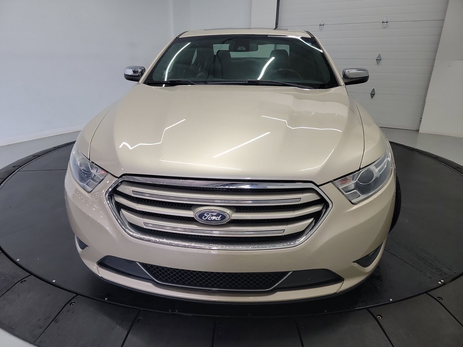 Used 2017 Ford Taurus Limited FWD video 2