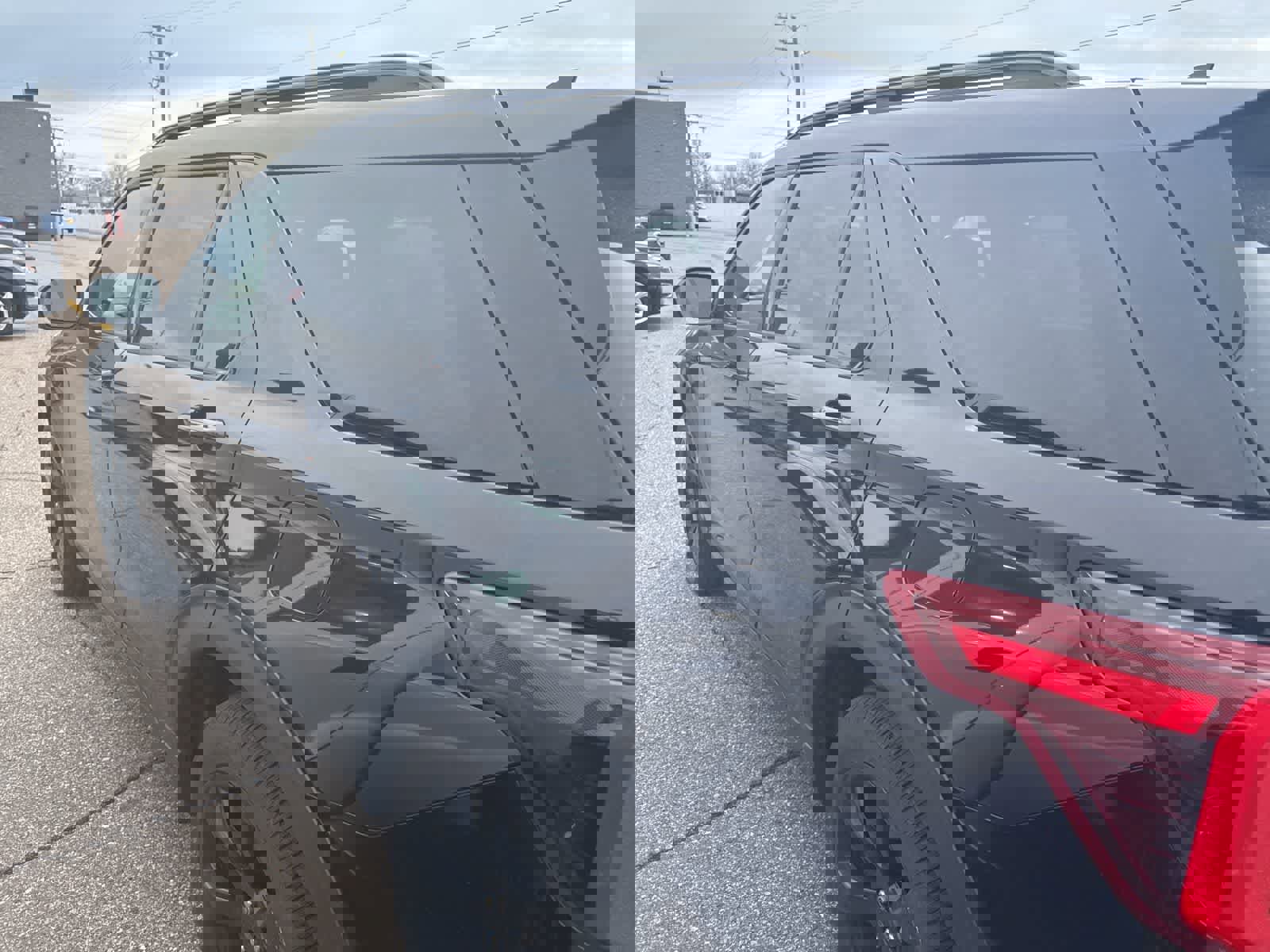 Used 2020 Ford Explorer ST w/ ST Street Pack image 16