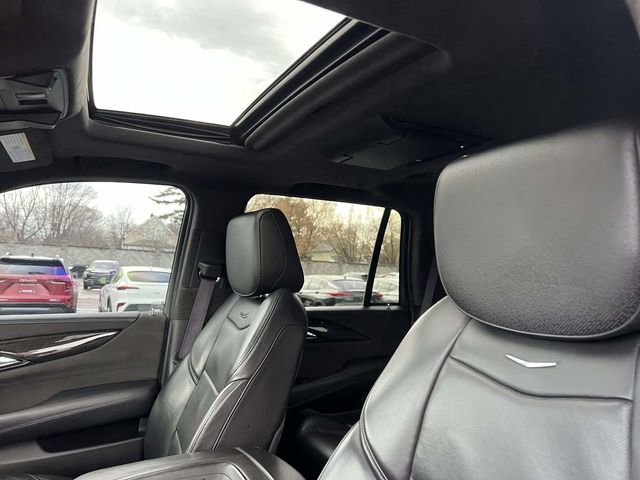 Used 2016 Cadillac Escalade Platinum image 26